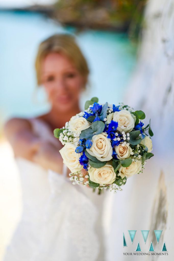 Bride holding bouquet at a wedding in Nerja