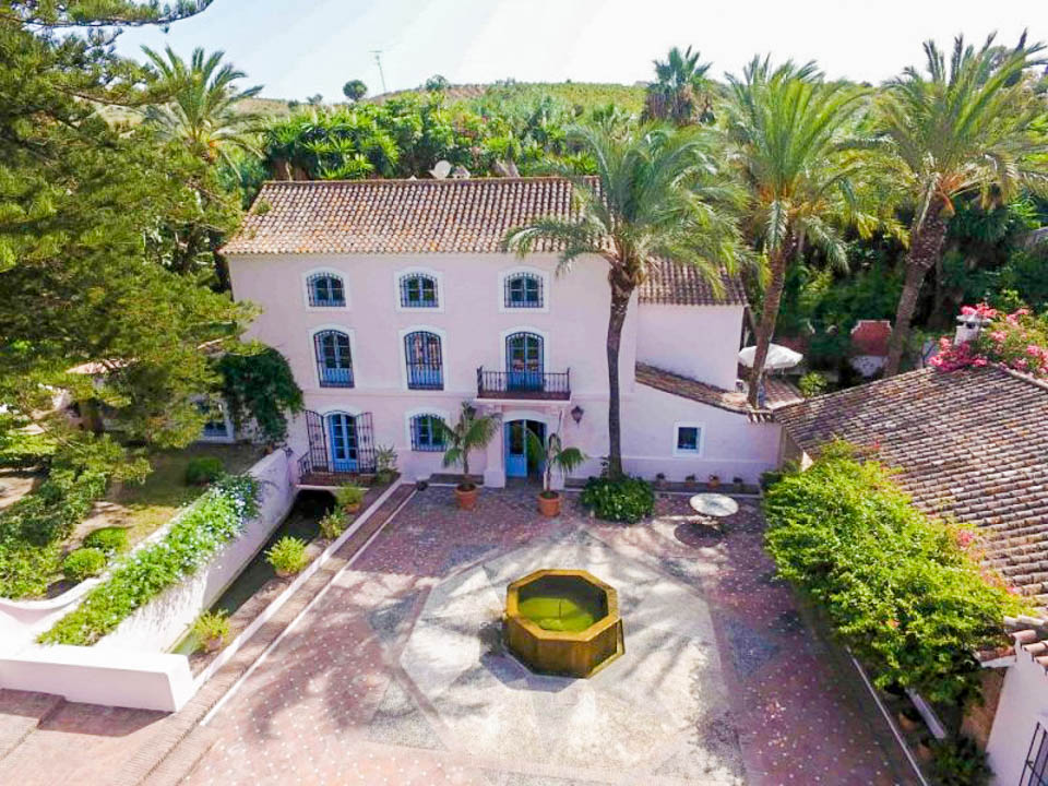 Courtyard and entrance to the El Molino Del Duque 