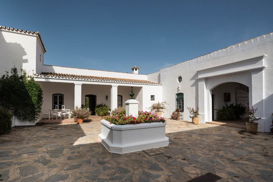 A view of the Cortijo Pedro Jimenez courtyard