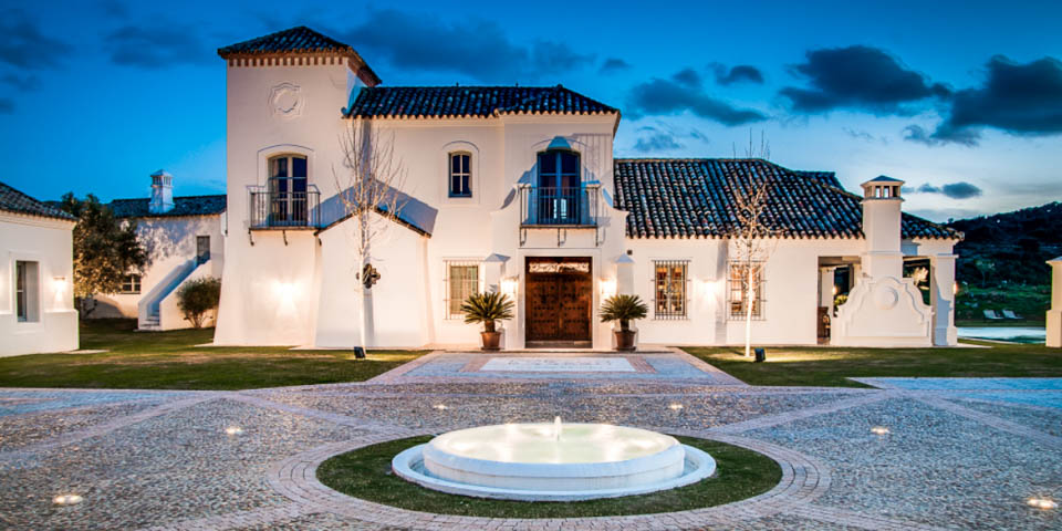 The Ronda Mountain Resort courtyard