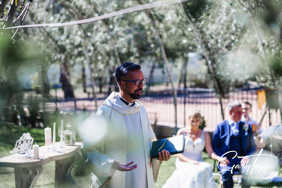 Wedding ceremony in the Molino Casanova gardens