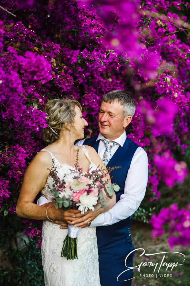 Bride & Groom wedding photography in the Molino Casanova gardens