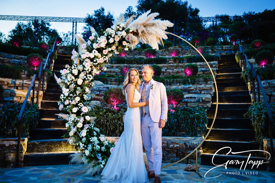 Bride and groom in the wedding amphitheatre at Casa De La Era